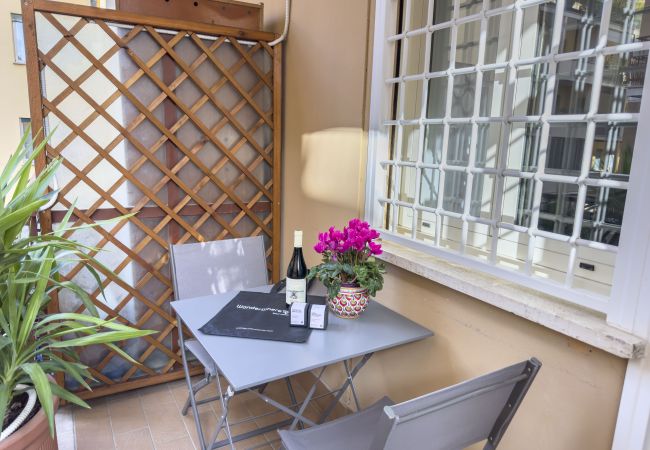 Apartment in Rome - Lovely Design Apartment with Balcony