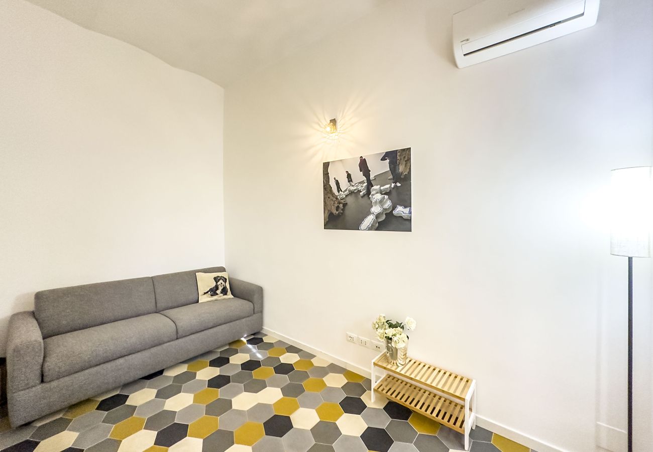 Apartment in Rome - Trendy and Comfy Apartment in Hip San Lorenzo