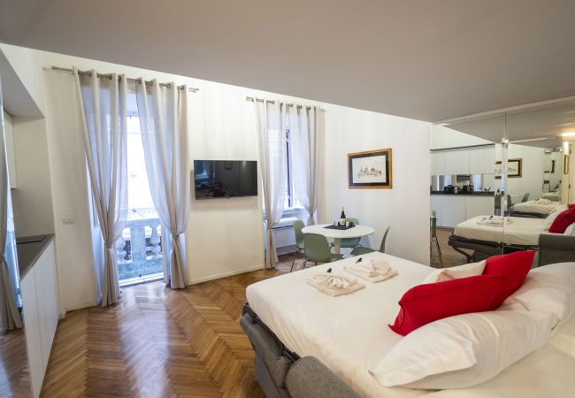Apartment in Roma - Spanish Steps Romantic Nest with Balcony Apartment in Roma - Spanish Steps Romantic Nest with Balcony