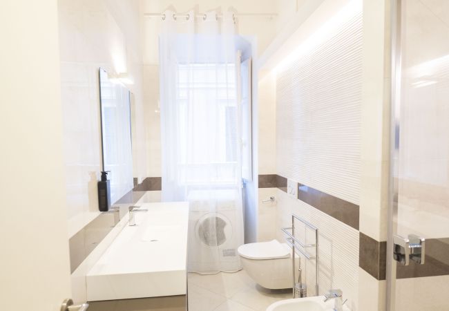Apartment in Roma - Spanish Steps Romantic Nest with Balcony Apartment in Roma - Spanish Steps Romantic Nest with Balcony