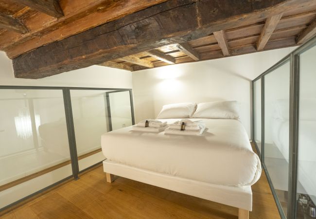Apartment in Roma - Spanish Steps Romantic Nest with Balcony Apartment in Roma - Spanish Steps Romantic Nest with Balcony