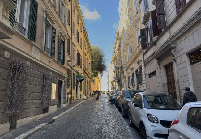 Apartment in Roma - Spanish Steps Romantic Nest with Balcony Apartment in Roma - Spanish Steps Romantic Nest with Balcony