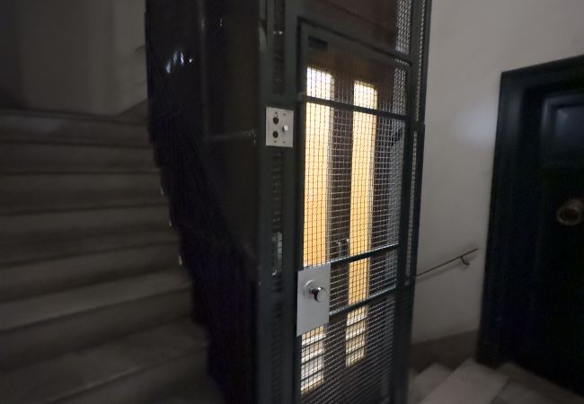 Apartment in Roma - Spanish Steps Romantic Nest with Balcony Apartment in Roma - Spanish Steps Romantic Nest with Balcony