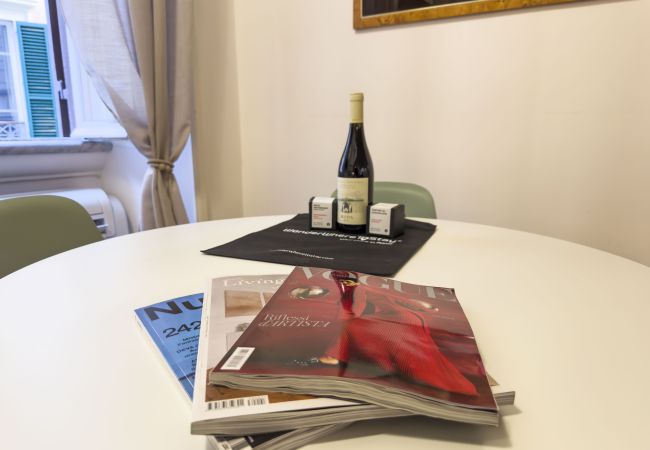 Apartment in Roma - Spanish Steps Romantic Nest with Balcony Apartment in Roma - Spanish Steps Romantic Nest with Balcony