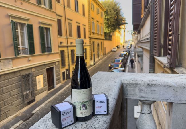 Apartment in Roma - Spanish Steps Romantic Nest with Balcony Apartment in Roma - Spanish Steps Romantic Nest with Balcony