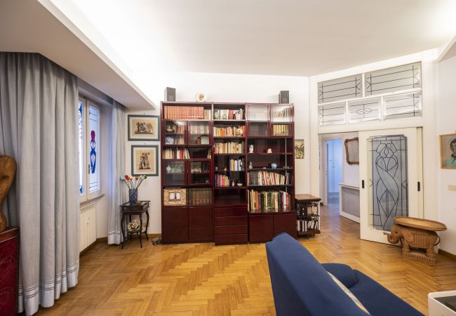 Apartment in Rome - Trastevere 2 BR Cozy Apartment