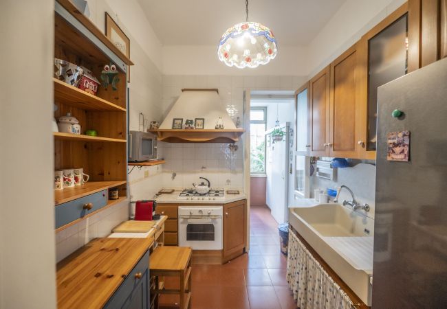 Apartment in Rome - Trastevere 2 BR Cozy Apartment