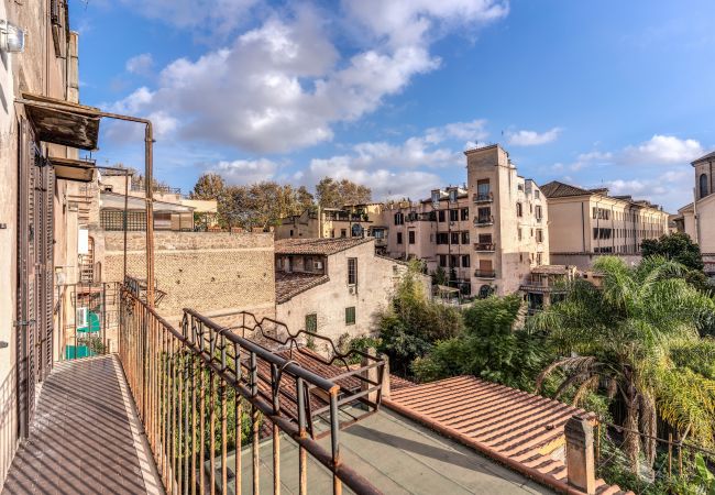 Apartment in Rome - Trastevere Outstanding  4 BR Terraced Apartment