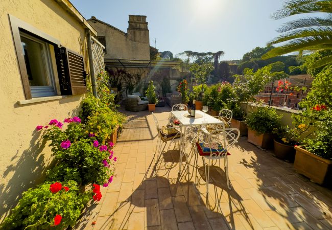 Apartment in Roma - Trastevere Outstanding  4 BR Terraced Apartment Apartment in Roma - Trastevere Outstanding  4 BR Terraced Apartment