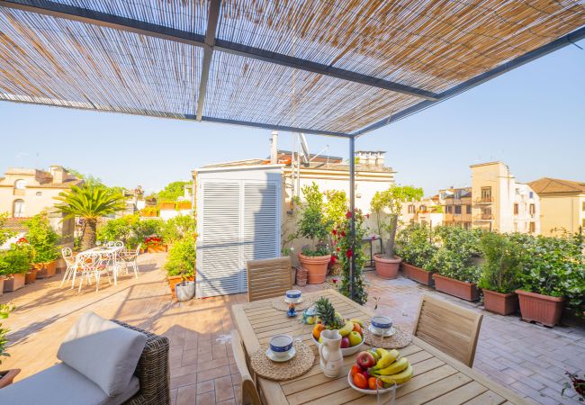 Apartment in Roma - Trastevere Outstanding  4 BR Terraced Apartment Apartment in Roma - Trastevere Outstanding  4 BR Terraced Apartment