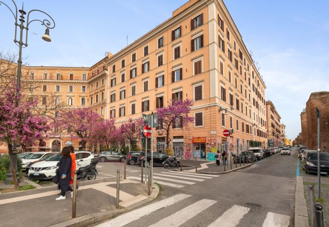 Apartment in Rome - Termini Station Lightsome 3BR Apartment