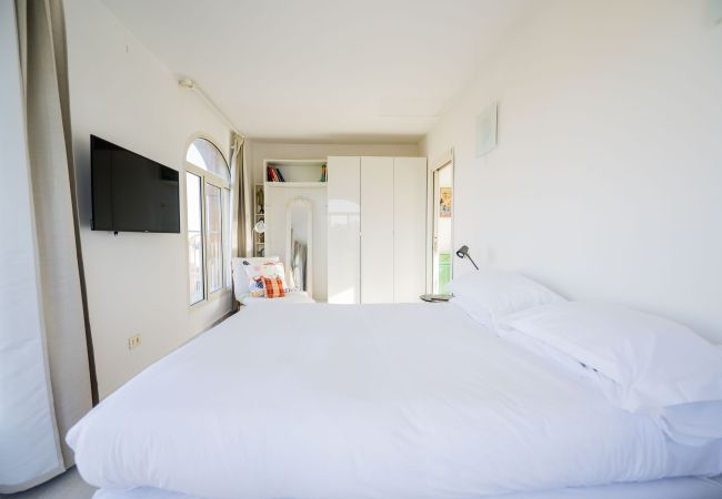 Apartment in Roma - St. John Basilica Lovely Tower Apartment Apartment in Roma - St. John Basilica Lovely Tower Apartment