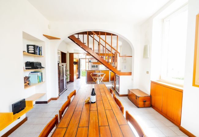 Apartment in Roma - Lovely 2BR Garden House in Beautiful Green Area Apartment in Roma - Lovely 2BR Garden House in Beautiful Green Area