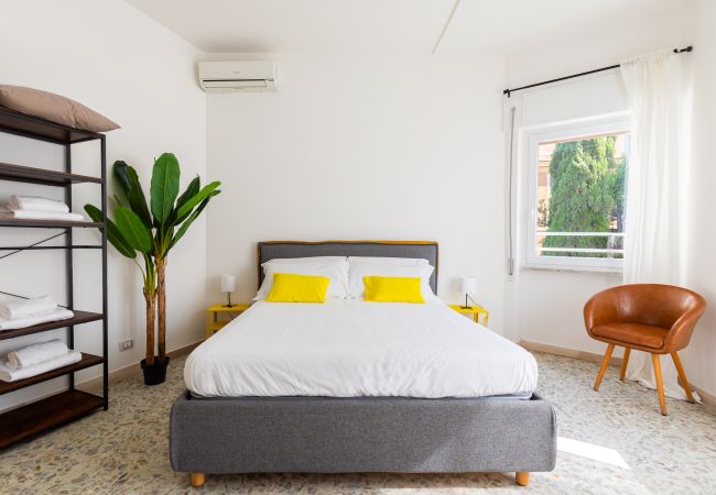 Apartment in Roma - Luminous Family Apt with Balcony by St Peter's Apartment in Roma - Luminous Family Apt with Balcony by St Peter's