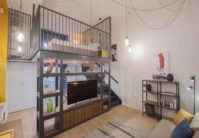  in Roma - Colorful Design Loft near Villa Pamphili
