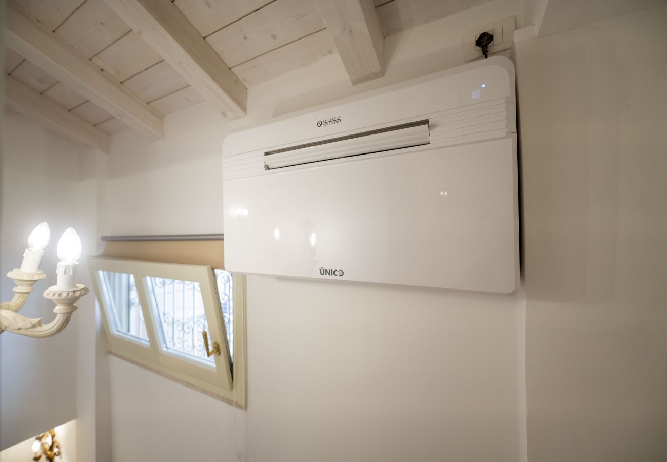 Apartment in Rome - Campanella Ivy Retreat- Under the Roman Light