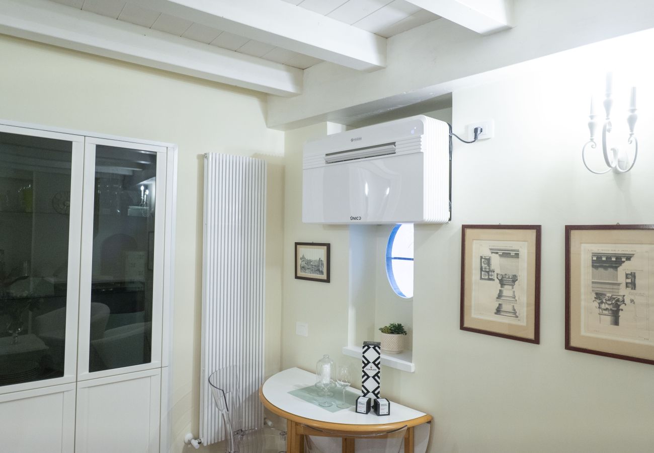 Apartment in Rome - Campanella Ivy Retreat- Under the Roman Light