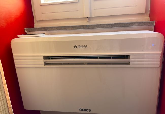 Apartment in Roma - The Scarlet Loft in Trastevere Apartment in Roma - The Scarlet Loft in Trastevere