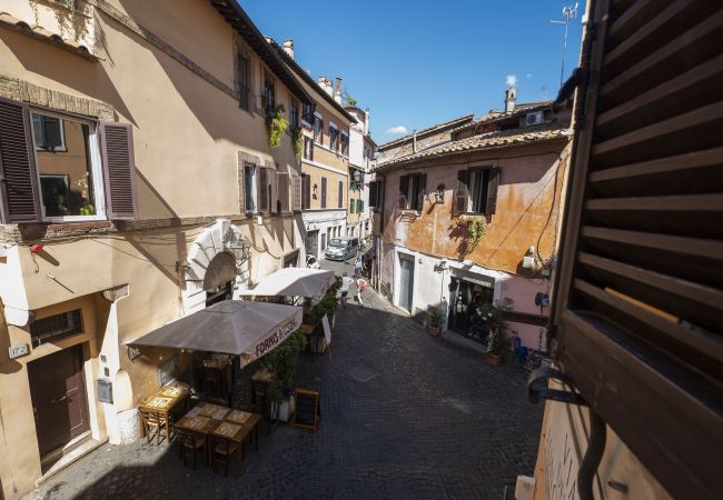Apartment in Roma - The Scarlet Loft in Trastevere Apartment in Roma - The Scarlet Loft in Trastevere