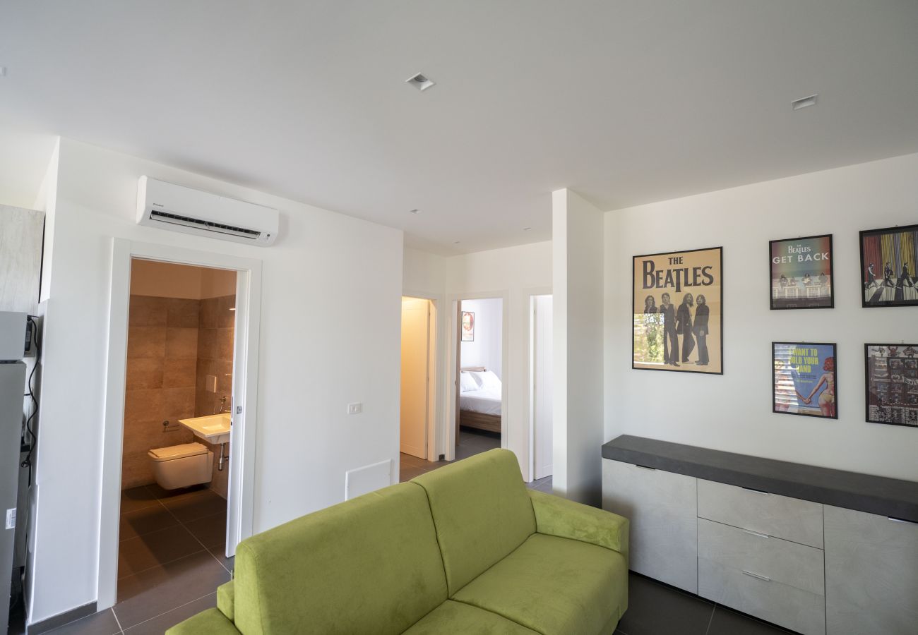 Apartment in Rome - Modern Family 2 BR Apartment in Residential Area