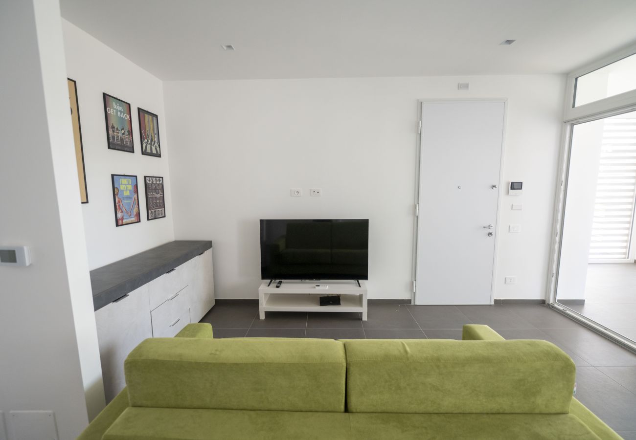 Apartment in Rome - Modern Family 2 BR Apartment in Residential Area