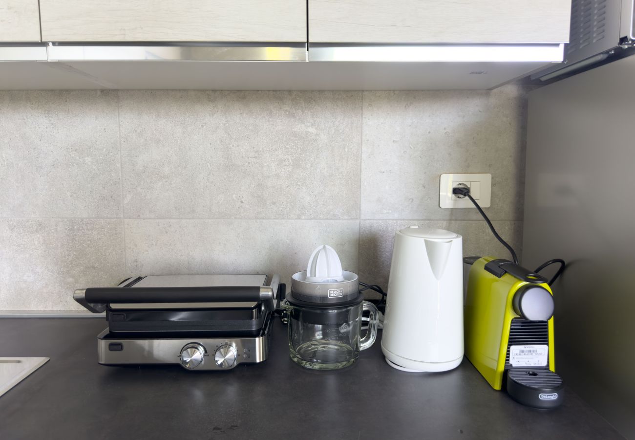 Apartment in Rome - Modern Family 2 BR Apartment in Residential Area