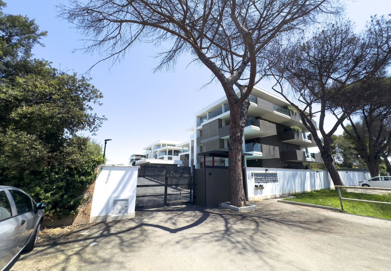 Apartment in Rome - Modern Family 2 BR Apartment in Residential Area