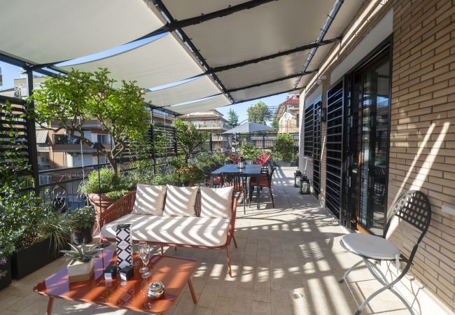 Apartment in Roma - Roman Terrace & Soul in Peaceful Area Apartment in Roma - Roman Terrace & Soul in Peaceful Area