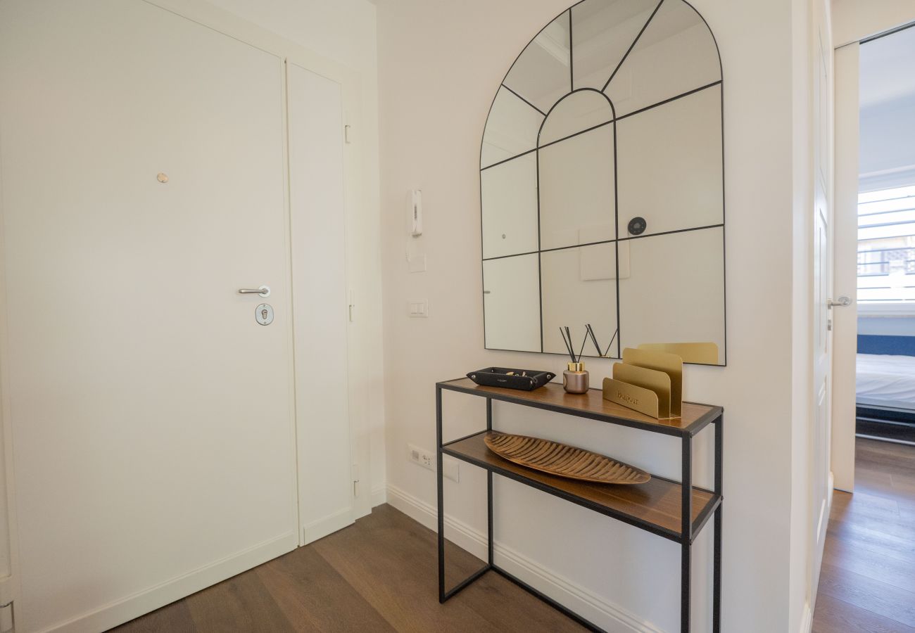 Apartment in Rome - Roman Terrace & Soul in Peaceful Area