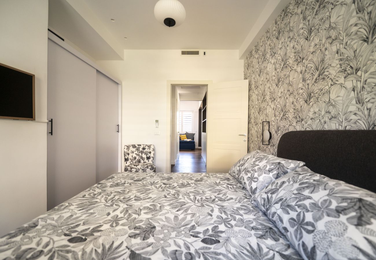 Apartment in Rome - Roman Terrace & Soul in Peaceful Area