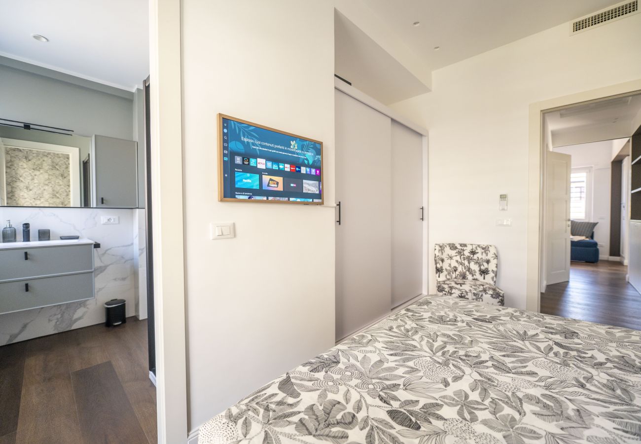 Apartment in Rome - Roman Terrace & Soul in Peaceful Area