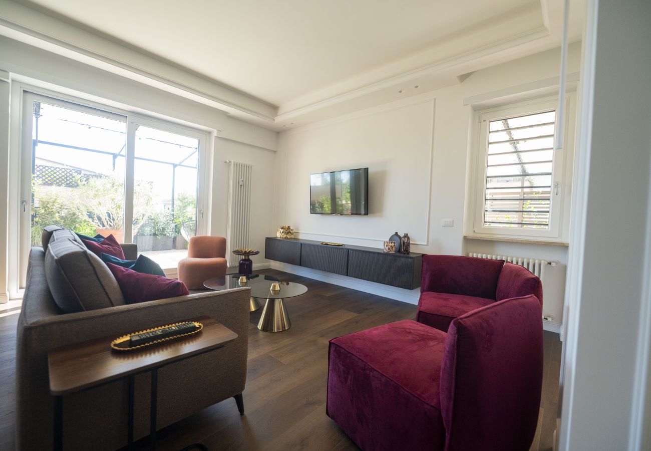 Apartment in Rome - Roman Terrace & Soul in Peaceful Area