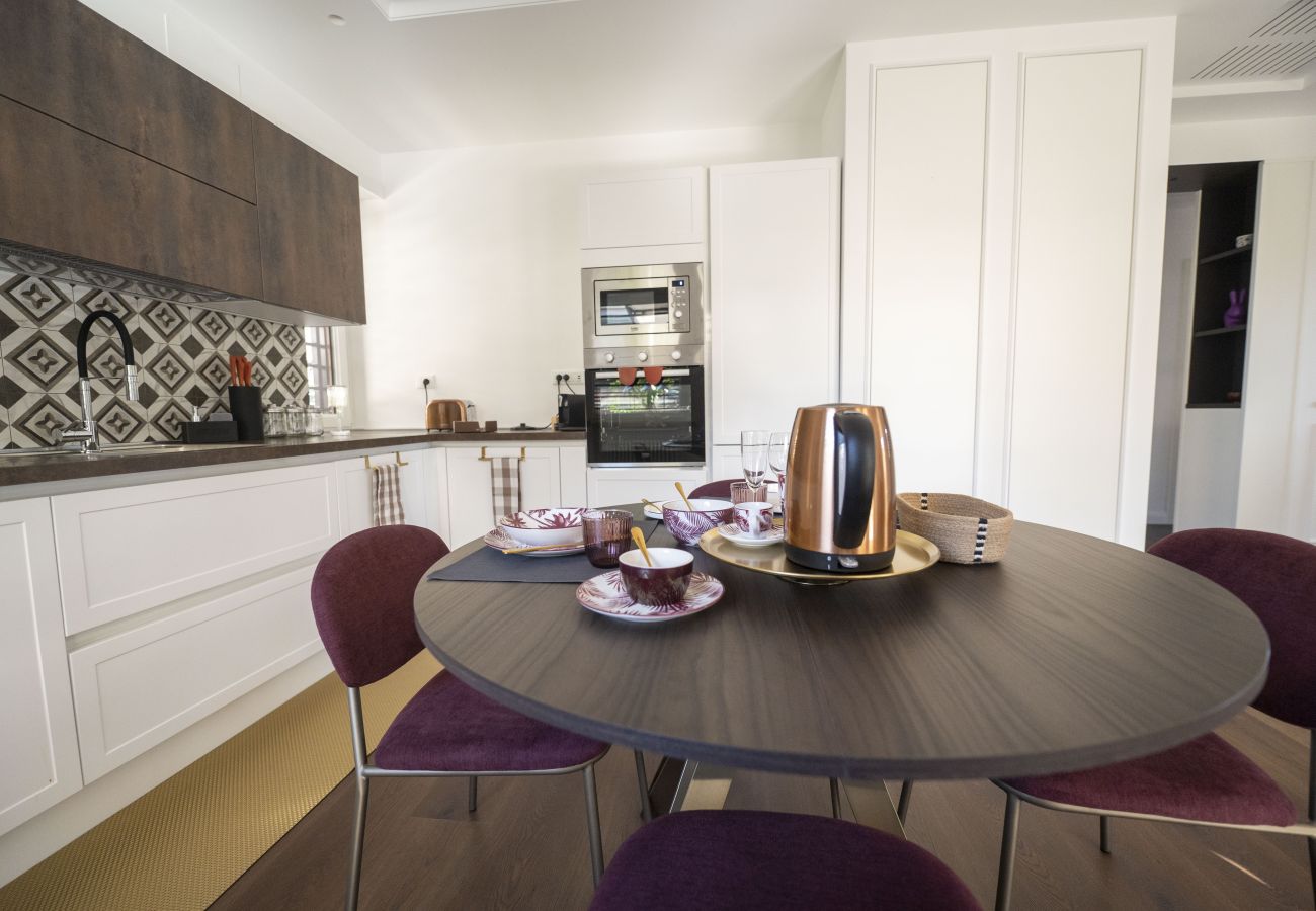 Apartment in Rome - Roman Terrace & Soul in Peaceful Area