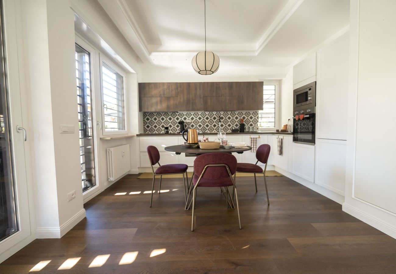 Apartment in Rome - Roman Terrace & Soul in Peaceful Area