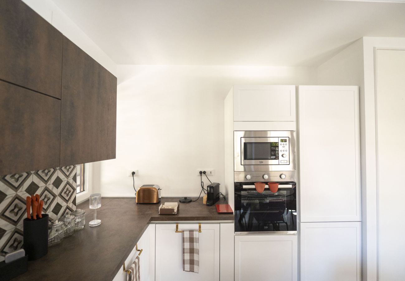 Apartment in Rome - Roman Terrace & Soul in Peaceful Area