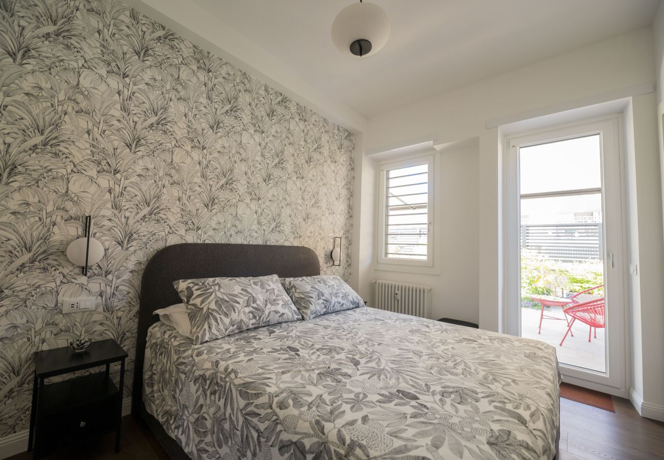 Apartment in Rome - Roman Terrace & Soul in Peaceful Area