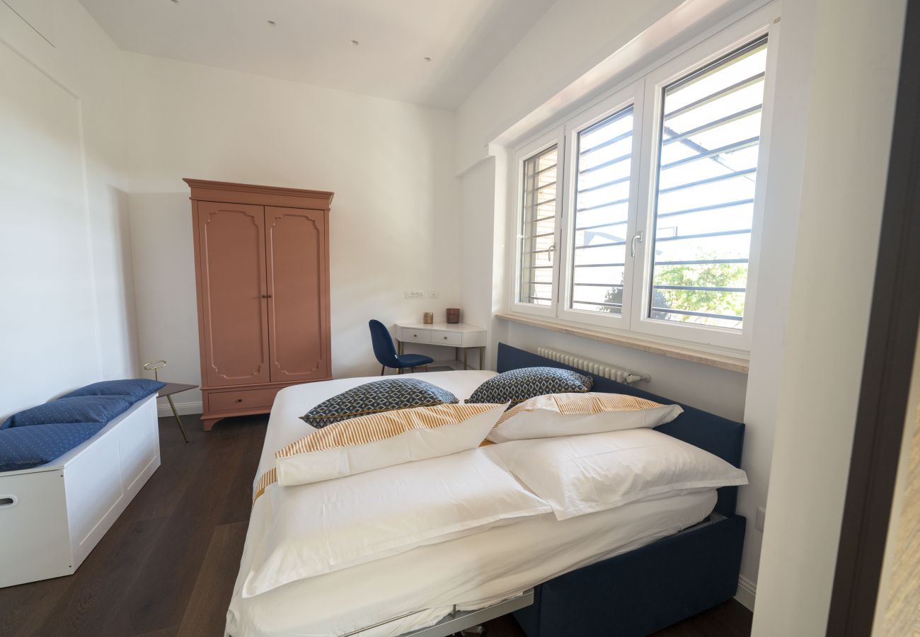 Apartment in Rome - Roman Terrace & Soul in Peaceful Area