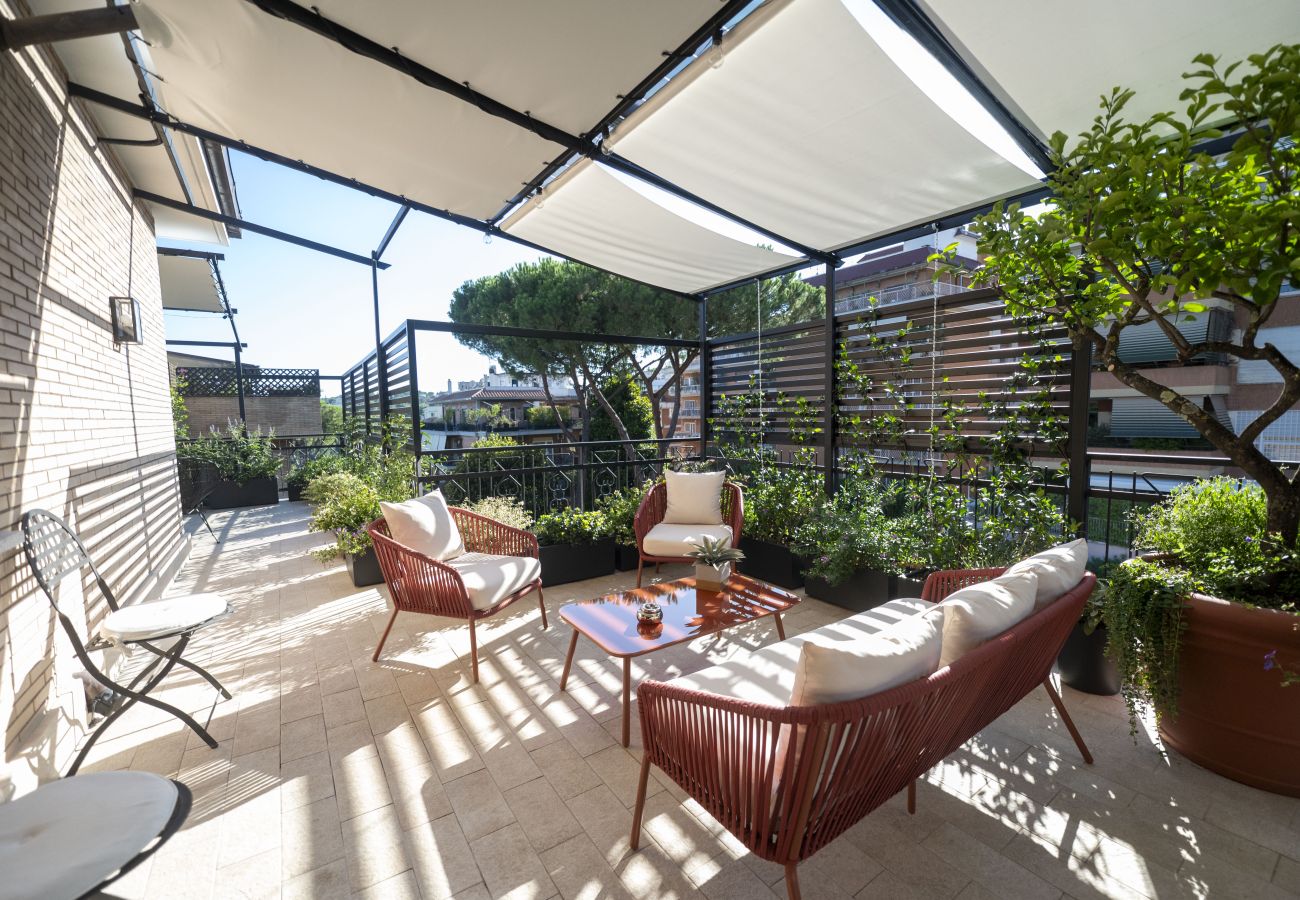 Apartment in Rome - Roman Terrace & Soul in Peaceful Area