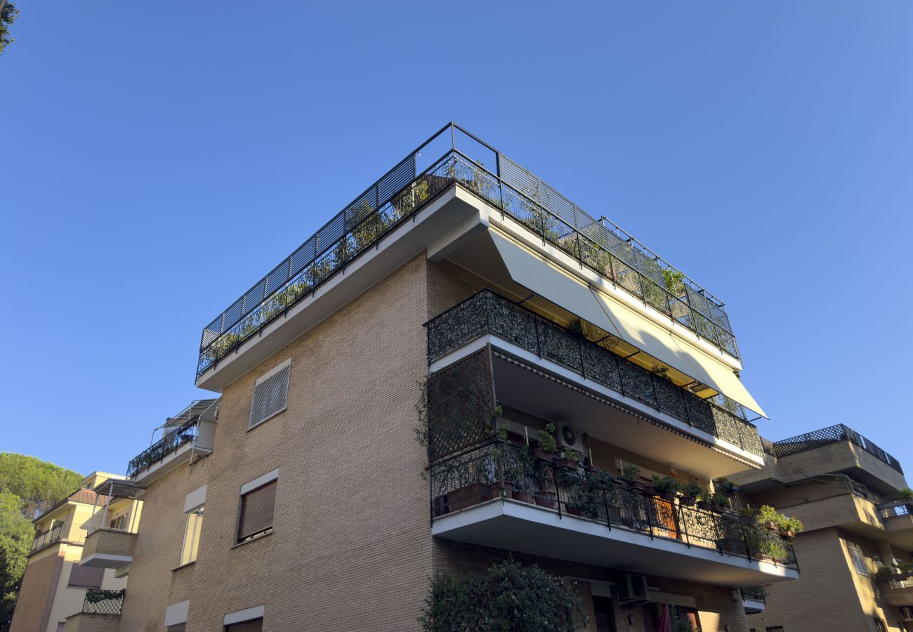 Apartment in Rome - Roman Terrace & Soul in Peaceful Area