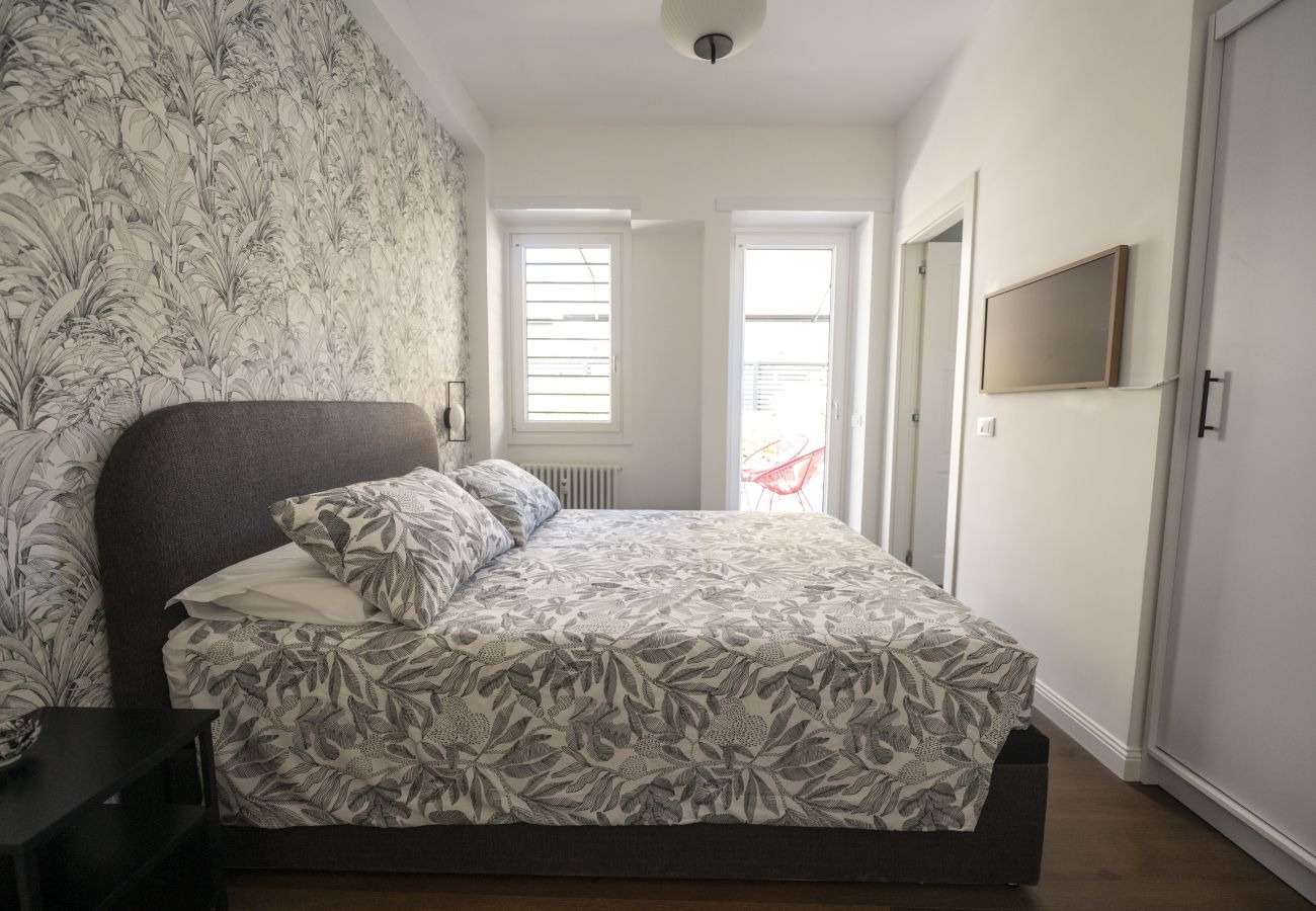 Apartment in Rome - Roman Terrace & Soul in Peaceful Area