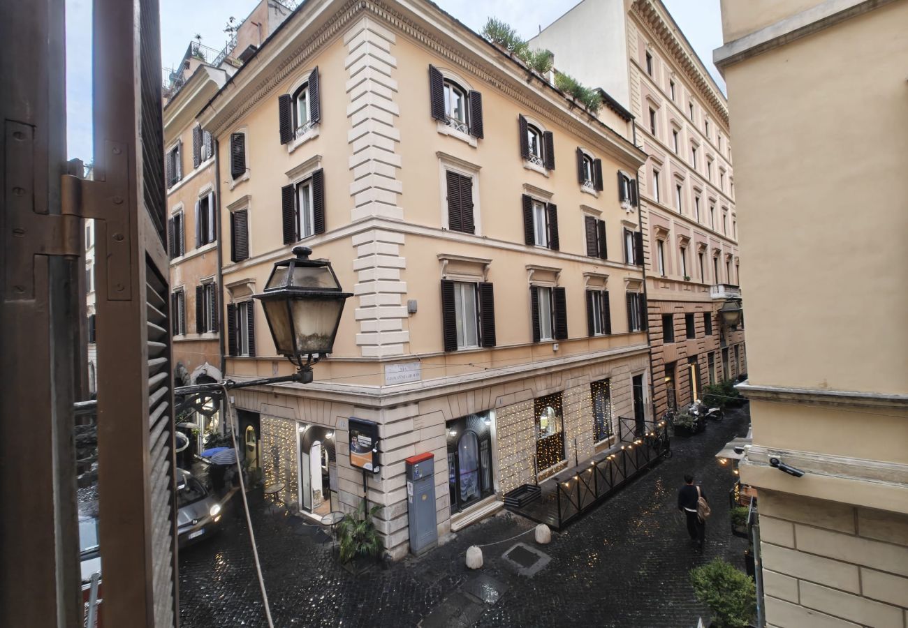 Apartment in Rome - Secret Corner with Balcony in Rome