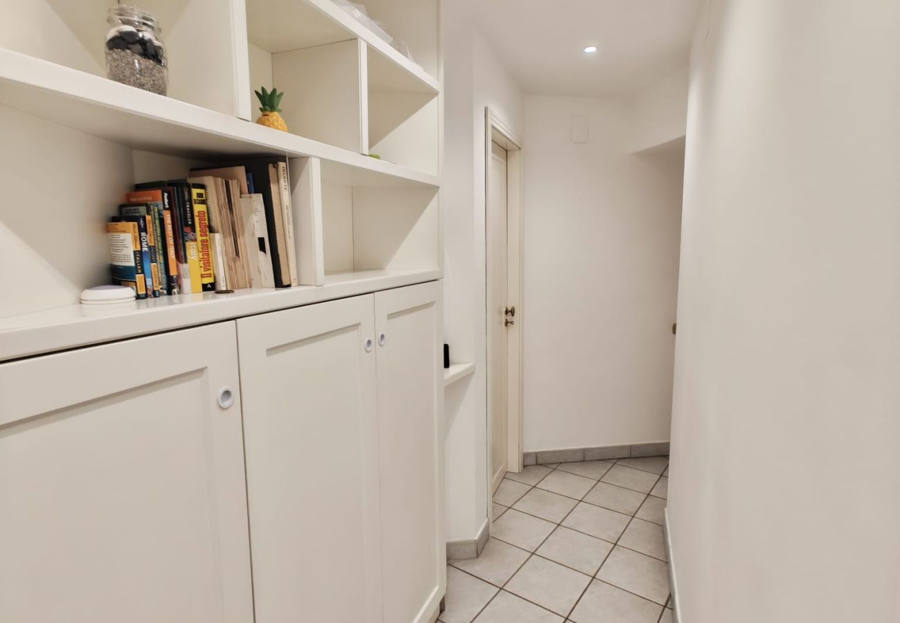 Apartment in Rome - Secret Corner with Balcony in Rome