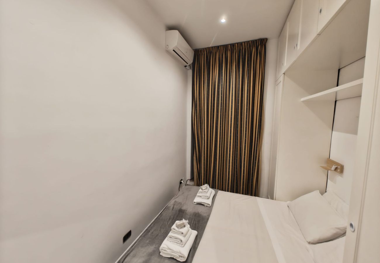 Apartment in Rome - Secret Corner with Balcony in Rome