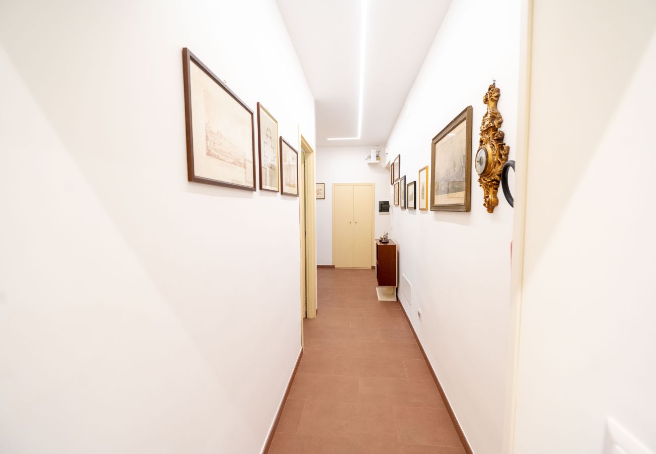 Apartment in Rome - Ernesta 3BR Lovely Home by The Spanish Steps