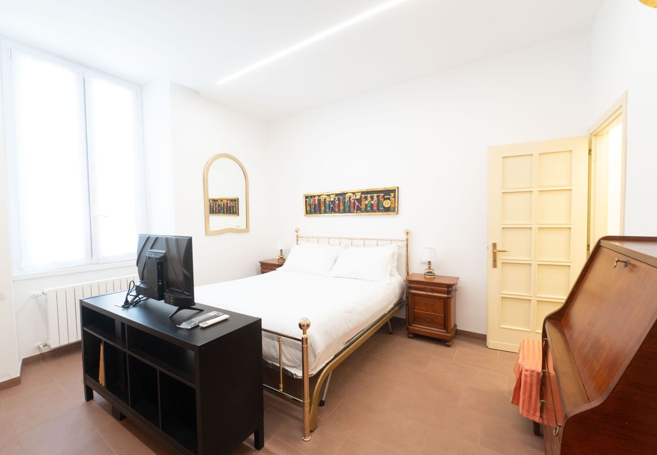 Apartment in Rome - Ernesta 3BR Lovely Home by The Spanish Steps