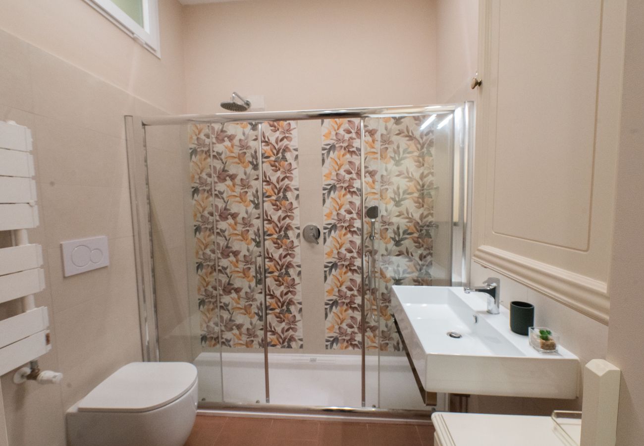 Apartment in Rome - Ernesta 3BR Lovely Home by The Spanish Steps