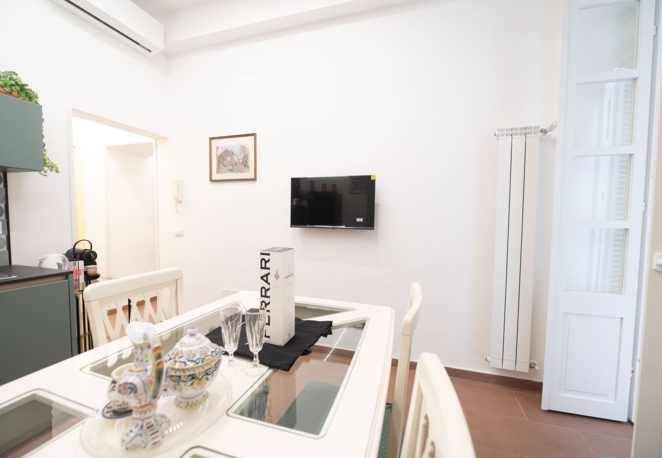 Apartment in Rome - Ernesta 3BR Lovely Home by The Spanish Steps