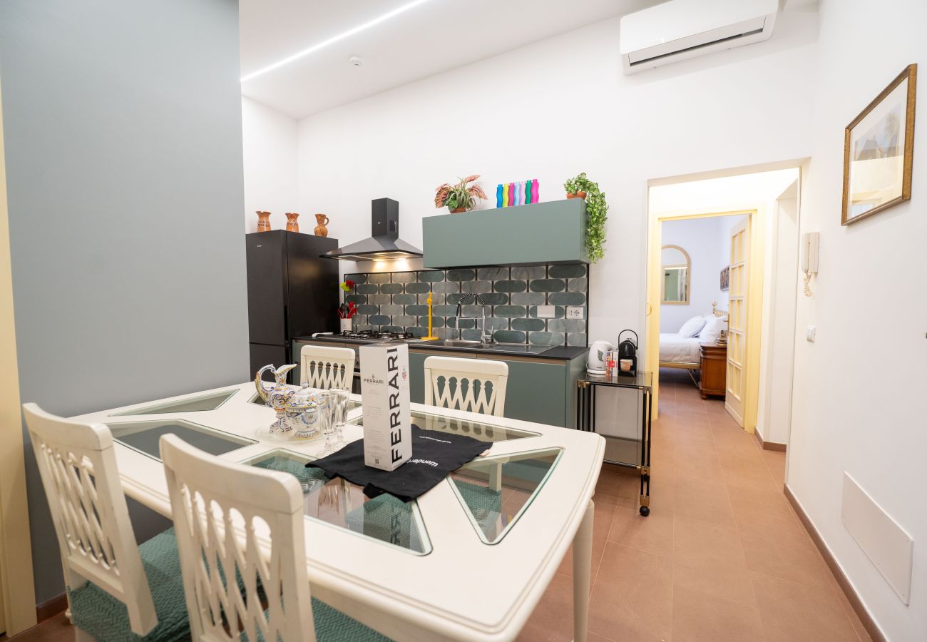 Apartment in Rome - Ernesta 3BR Lovely Home by The Spanish Steps