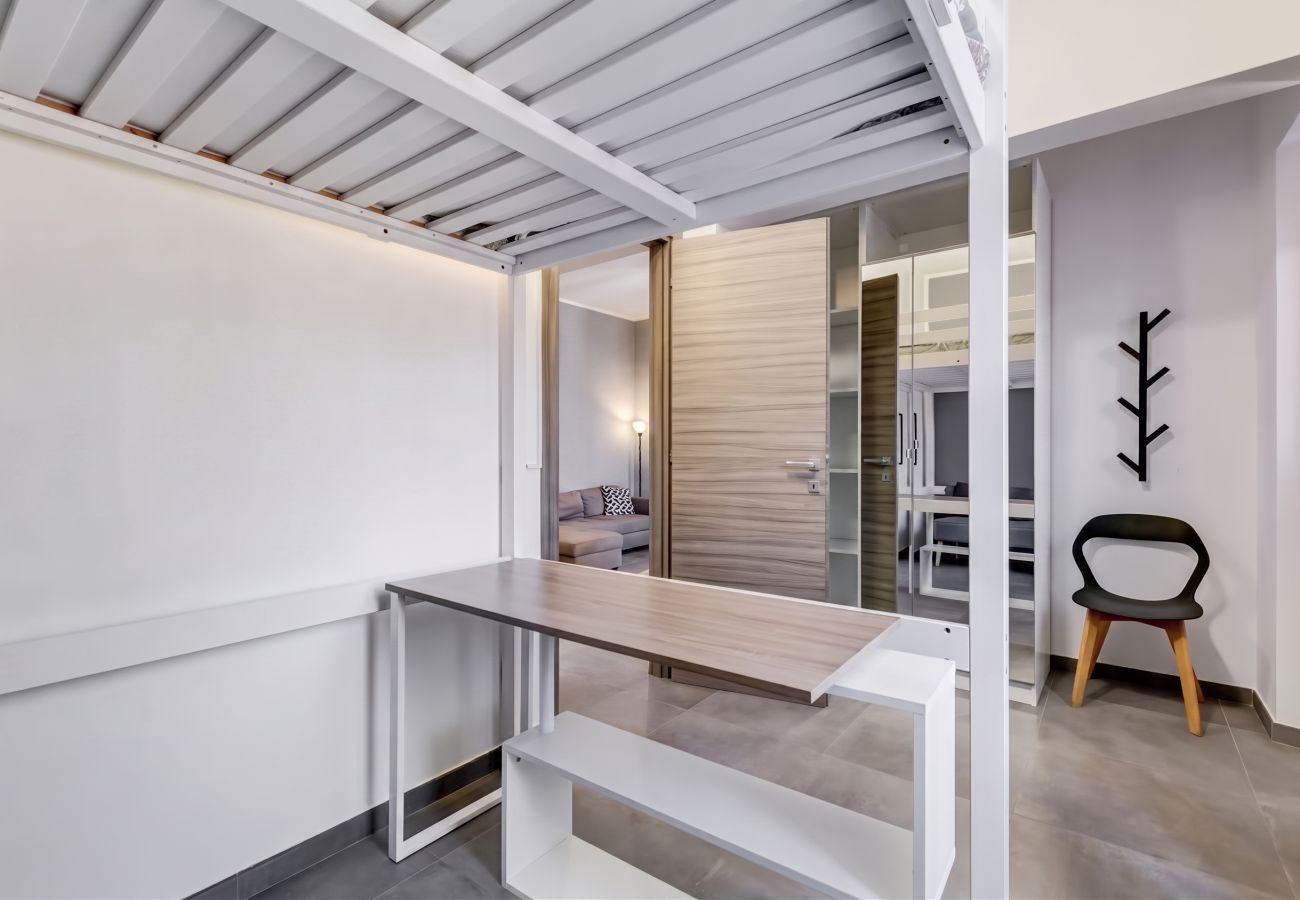 Apartment in Rome - Spacious 4BR Family Apartment Near Termini 