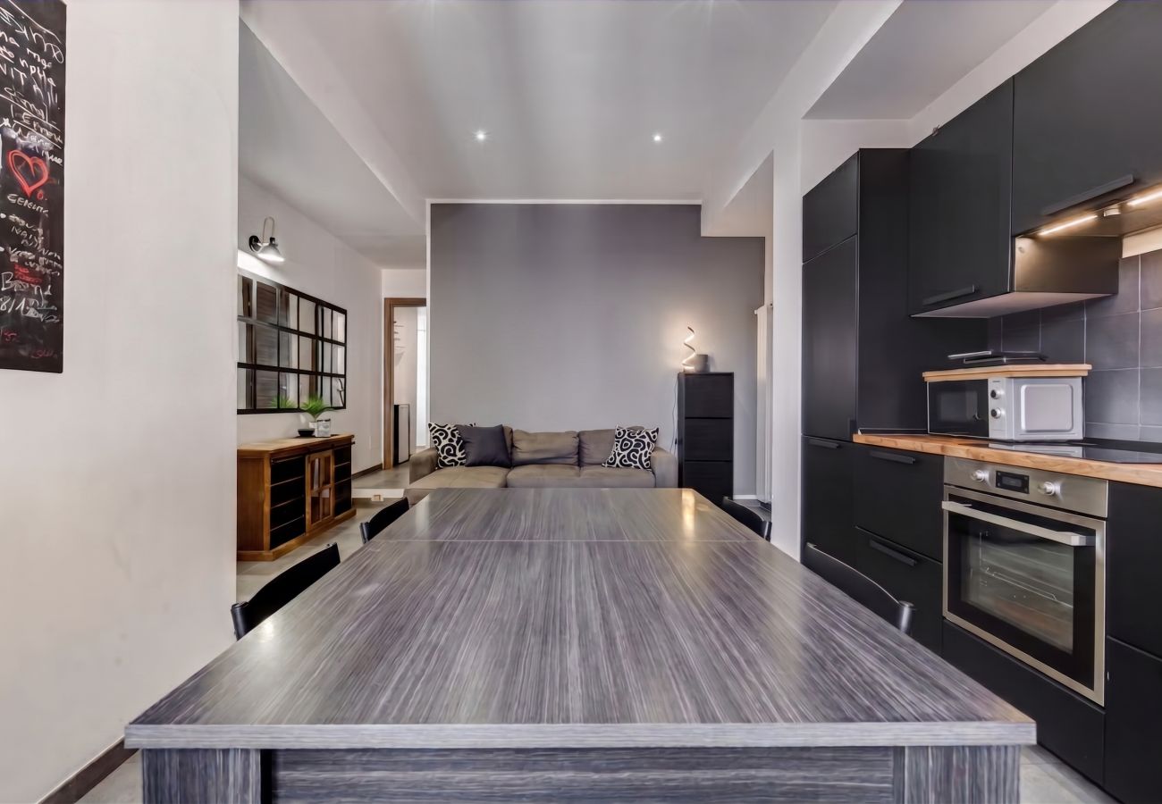 Apartment in Rome - Spacious 4BR Family Apartment Near Termini 